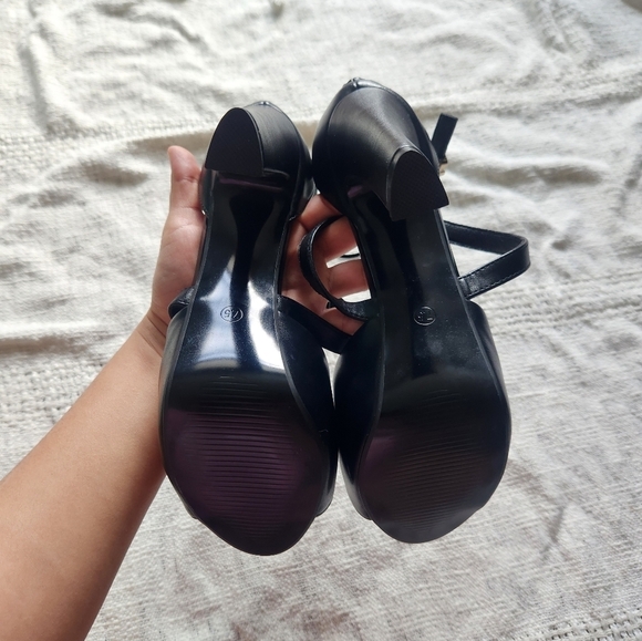 IDIFU Women's  Crisscross Strappy Platform High Chunky Heels Size 7.5 - Picture 6 of 7